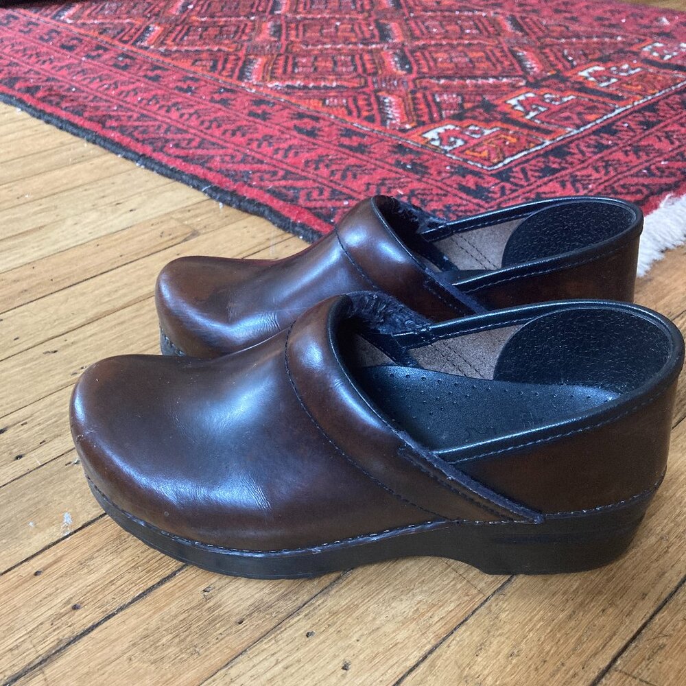 Dansko professional brown clogs